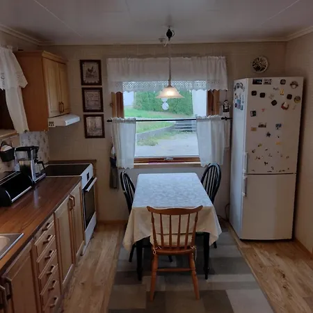 Appartement Romslig Leilighet Med Flott Utsikt Over Sjoen *