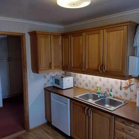 Romslig Leilighet Med Flott Utsikt Over Sjoen Appartement *